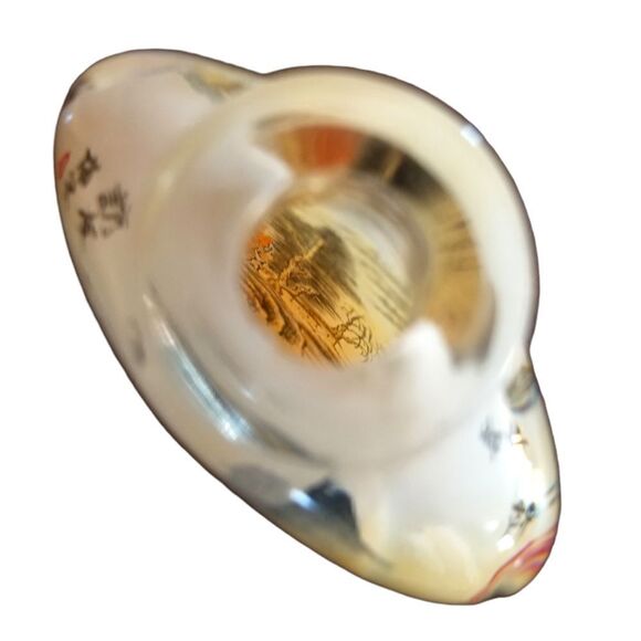 ⭐️ Chinese Artisan Created Inner Painted Glass Snuff Bottle with Box - Picture 7 of 13